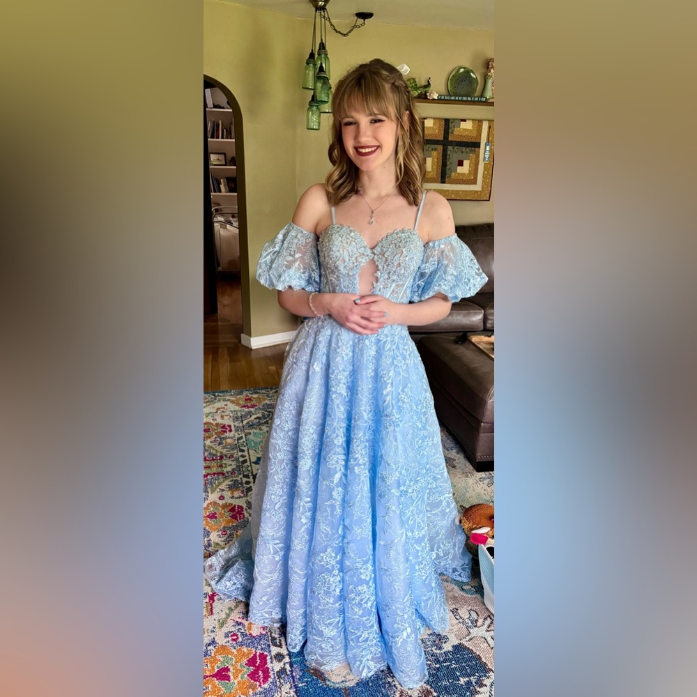 Sherri Hill 56073 Light Blue Lace Dress with Detached Puff Sleeves Size 4 EUC